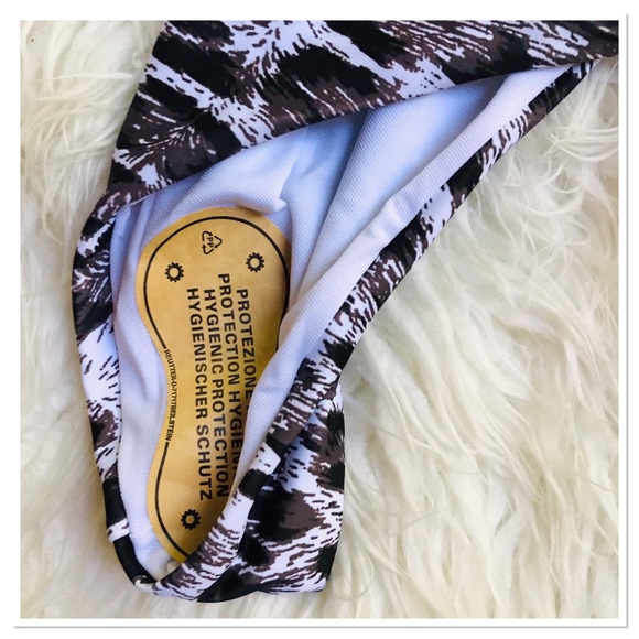 Pretty Garden Leopard Print Bikini Swimsuit Set Cheeky Bottoms Size Medium - Picture 6 of 9